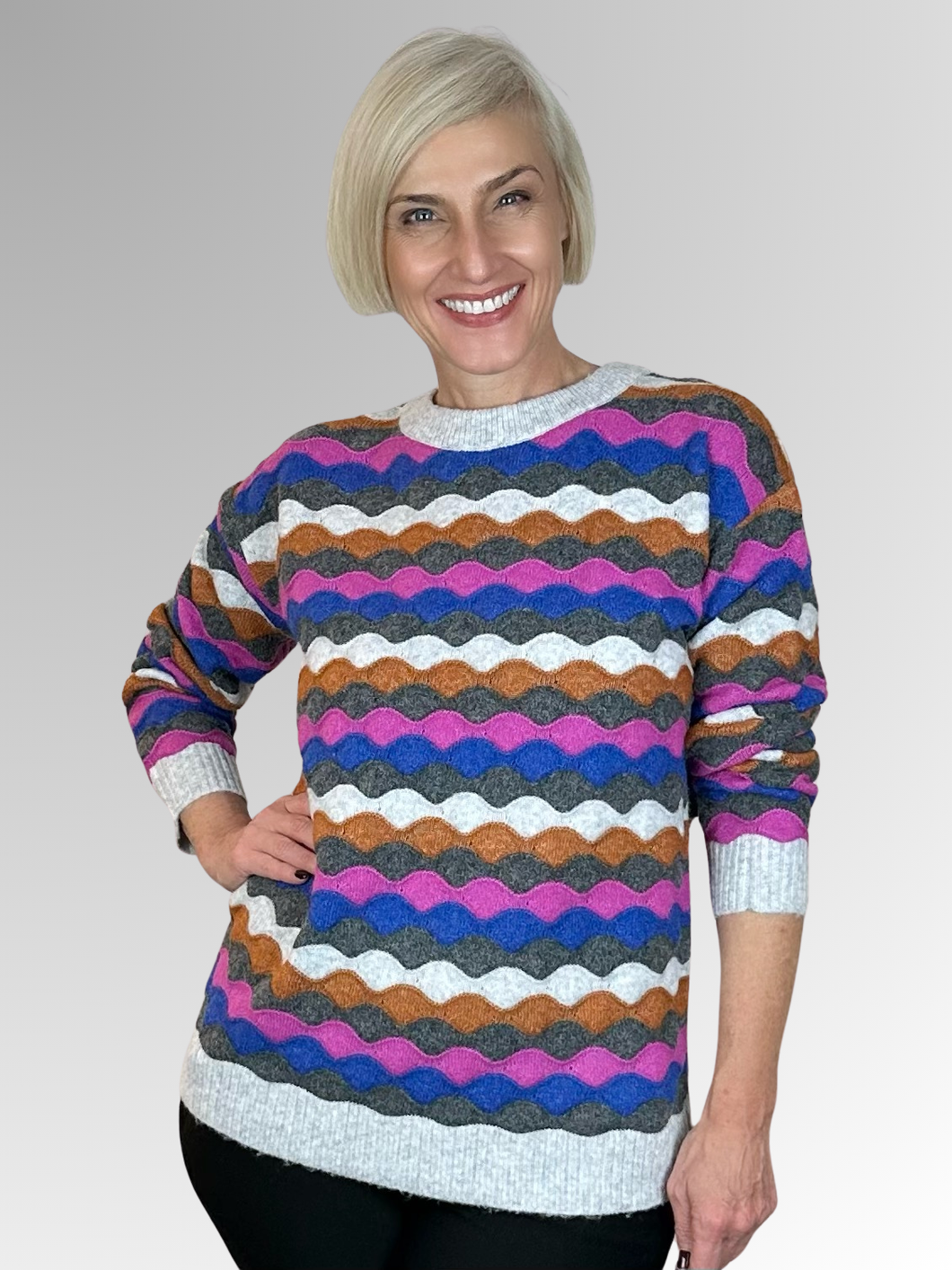 Add a pop of colour to your wardrobe with the Kaleido Bubbles Pullover! Made from a soft and cosy polyester, nylon and wool combo, this pullover is the perfect blend of fun and comfort. The unique design adds a playful touch to any outfit. Stay warm and stylish with Kaleido!