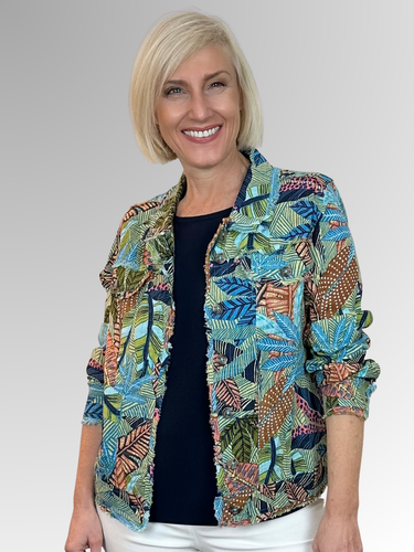 Crafted from organic cotton, the Orientique Tayrona Long Sleeve Jacket features a colourful tropical print and raw edge fringed trim for a modern, effortless look. This versatile piece works perfectly as a light layer, making it easy to mix and match with your wardrobe. Embrace style and comfort with a jacket designed to stand out while keeping you comfortable all day.