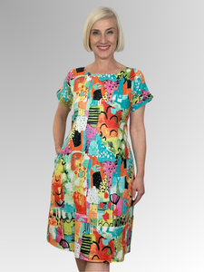 Stay cool this summer with the Alanya Bubble Dress from Orientique. Crafted from organic cotton, this relaxed fit knee-length dress features two side seam pockets and a colourful eye-catching print. Keep your look fresh and vibrant with this comfortable and versatile dress.