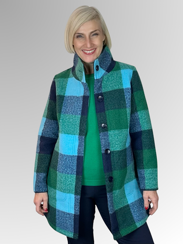Say hello to our Plaid Funnel Neck Coat, the ultimate mix of fashion and function for your winter wardrobe. This chic coat is crafted from a soft and warm blend of brushed wool and polyester, ensuring both style and comfort. Don't worry about being cold - with practical pockets and a longline cut, it's the ideal choice for the cooler weather.