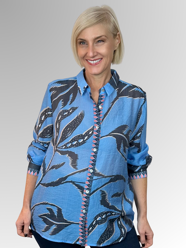 The Gordon Smith Peninsula Shirt brings a lively touch of summer with its soft, lightweight viscose and nylon blend that ensures all-day comfort. Featuring a bold design that energises any ensemble, its long sleeves come with easy-to-use tabs so you can fold them up to 3/4 length, perfect for switching between sunny warmth and cooler breezes.