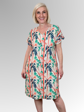 The Garniers Reversible Dress by Orientique delivers ultimate warm-weather versatility with&nbsp;two completely separate fabric layers crafted into one beautiful piece. Simply turn it inside out to instantly change your look, perfect for maximising your wardrobe or packing light for travel.