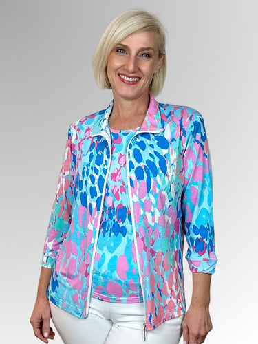 Experience the carefree comfort of our Arctic 3/4 Sleeve Zip Jacket, with its relaxed silhouette and effortless style. Featuring a soft design in blue and pink tones, this jacket effortlessly complements any of our camis. Made in Australia from Poly/Spandex, this jacket is machine-washable and quick-drying for your convenience.
