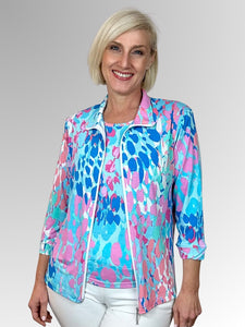 Experience the carefree comfort of our Arctic 3/4 Sleeve Zip Jacket, with its relaxed silhouette and effortless style. Featuring a soft design in blue and pink tones, this jacket effortlessly complements any of our camis. Made in Australia from Poly/Spandex, this jacket is machine-washable and quick-drying for your convenience.
