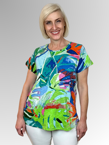 Swing into summer in this relaxed, easy to wear tee! When it comes to Orientique, expect amazing colours and comfortable designs that look modern and on trend. Crafted by Orientique's artists, the Leaves Blue Round Neck Tee is made from Certified Organic Cotton and features a design inspired by scenery and motifs from around the world. Designed to fall easily over the tummy and hips, it's shaped with an A-line for a more roomy fit.