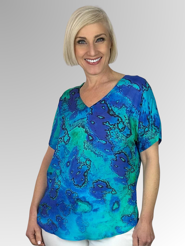 Look great and feel even better in this luxurious Modal V-Neck top. Its stylish Reef design and ideal sleeve length make this top perfect for the fashionable mature woman who wants to stand out from the crowd. Featuring a range of unique colourful designs, you’ll be sure to turn heads.