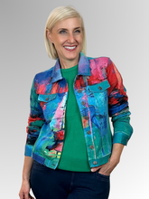 The Sail Boats Long Sleeve Jacket from Orientique is a blend of Cotton/Spandex and showcases a stunning print that draws inspiration from global seascapes. With intricate detail and vibrant colours, this jacket combines modern style with comfortable design, perfect for showcasing your unique fashion sense.&nbsp;