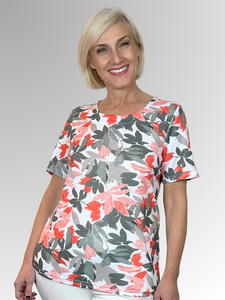 Enjoy effortless style with the Byron Tee by Sportswave, featuring a light and airy fabric made from polyester and elastane. Its khaki and white leaf print is brightened by playful splashes of orange and peach, creating a fresh, summery vibe. This relaxed fit tee combines comfort and fun, making it an ideal choice for casual outings or laid-back weekends.