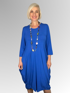 Our Bamboo Balloon Dress is made from 95% Bamboo and 5% Elastane making it super light and silky soft. Being a breathable fabric it draws moisture away from your body keeping you cool. Available in a range of beautiful colours, team it back with a colourful scarf or some great accessories to make it pop!