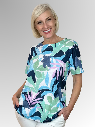 Stay cool and carefree in the Lagoon Tee by Jillian, featuring a lush leafy print that brings fresh vibes to any outfit. Crafted from a comfortable blend of polyester and elastane, its relaxed fit moves with you all day long. Perfect for adding a playful touch to your casual wardrobe!